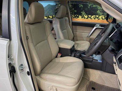 TOYOTA LAND CRUISER PRADO - 9