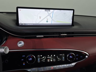 2021 Genesis GV70 thumbnail 18