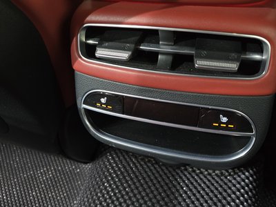 2021 Genesis GV70 thumbnail 21