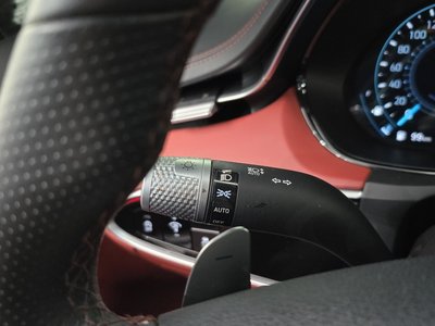 2021 Genesis GV70 thumbnail 38