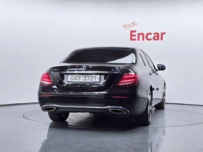 MERCEDES-BENZ E-CLASS - 3