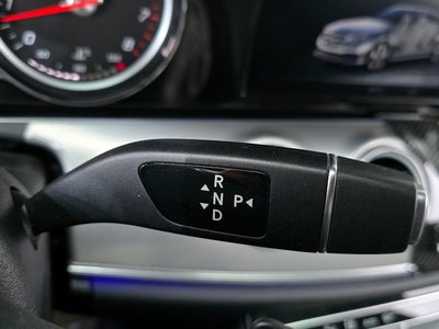 MERCEDES-BENZ E-CLASS - 9