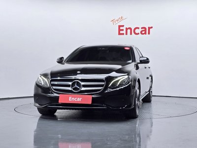 MERCEDES-BENZ E-CLASS - 2