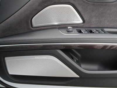 2025 AUDI A8 — миниатюра 15