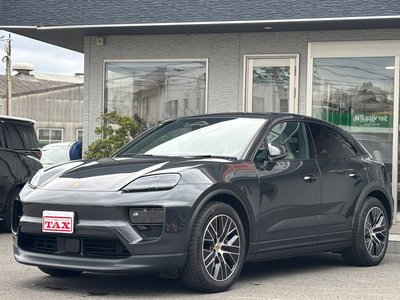 PORSCHE MACAN - 1