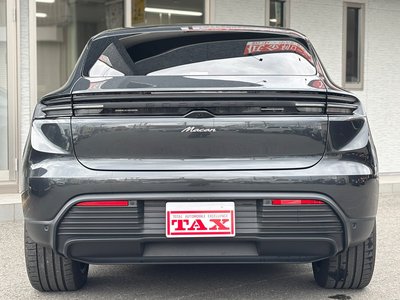 PORSCHE MACAN - 9