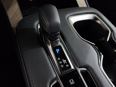 2025 Lexus LM thumbnail 12