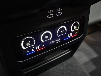 2025 BMW 5 SERIES 缩略图 19