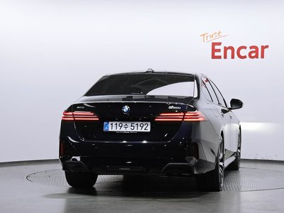 2025 BMW 5 SERIES 照片 3
