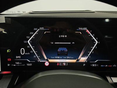2025 BMW 5 SERIES 照片 8