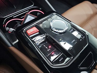 2025 BMW 5 SERIES 照片 9
