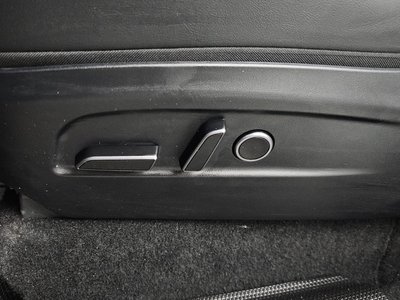 2025 Tesla MODEL Y thumbnail 30
