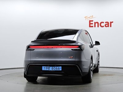 2025 Tesla MODEL Y — фото 3