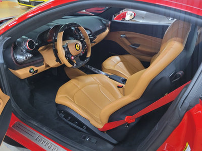 FERRARI F8 - 5