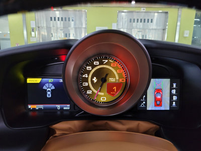 FERRARI F8 - 8