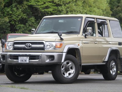 TOYOTA LAND CRUISER 70