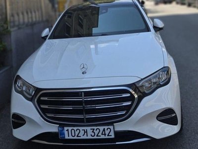 MERCEDES-BENZ E-CLASS - 1