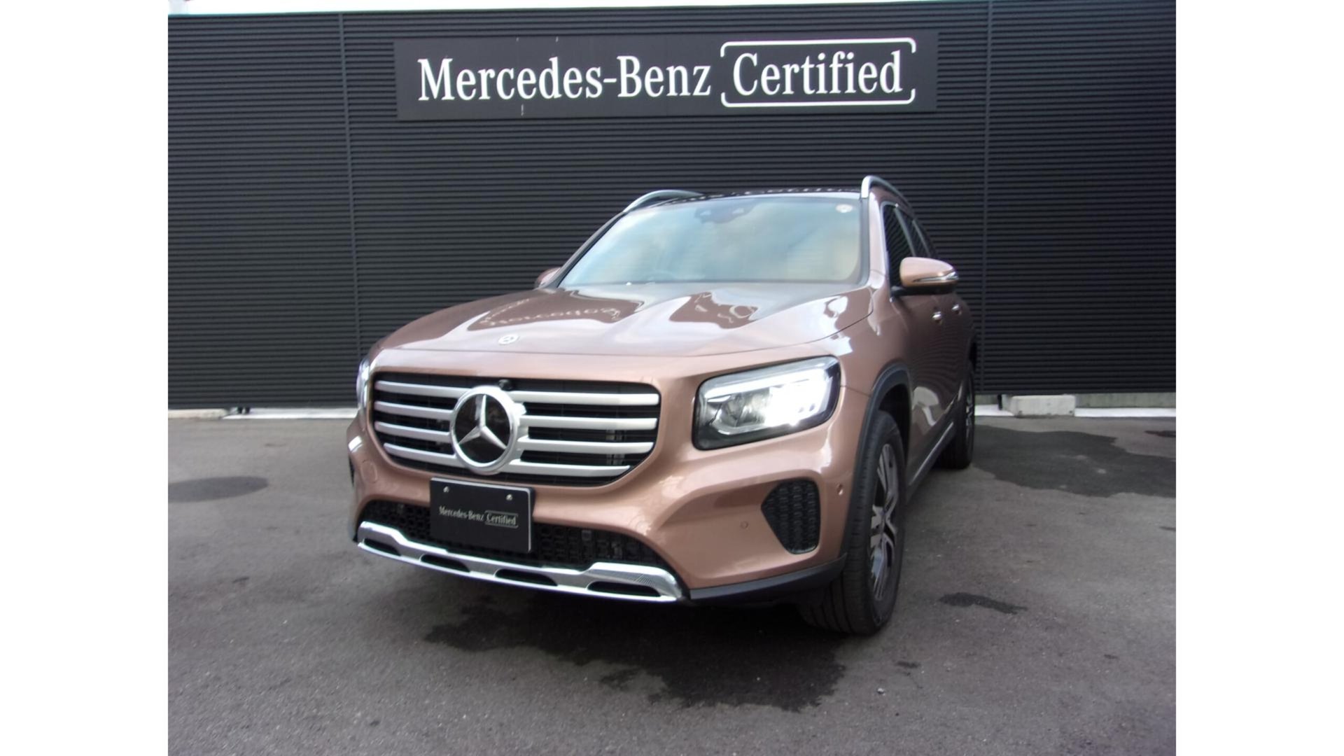 MERCEDES-BENZ GLB - View 1