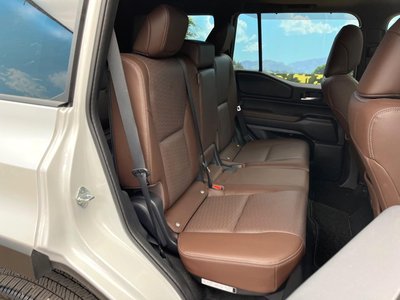 TOYOTA LAND CRUISER 250 - 8