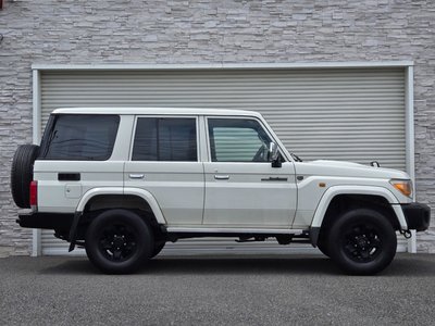 صورة مصغرة 19 لـ 2015 Toyota LAND CRUISER 70