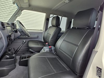 صورة مصغرة 29 لـ 2015 Toyota LAND CRUISER 70