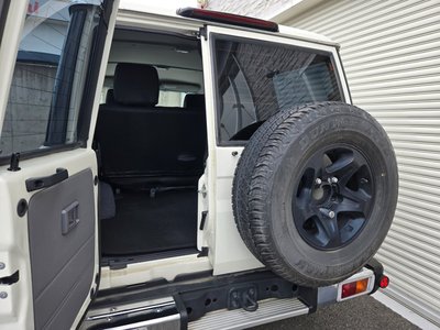 صورة مصغرة 53 لـ 2015 Toyota LAND CRUISER 70
