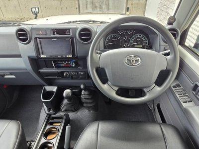 صورة مصغرة 57 لـ 2015 Toyota LAND CRUISER 70