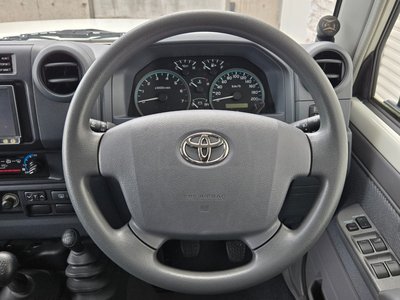 صورة مصغرة 58 لـ 2015 Toyota LAND CRUISER 70