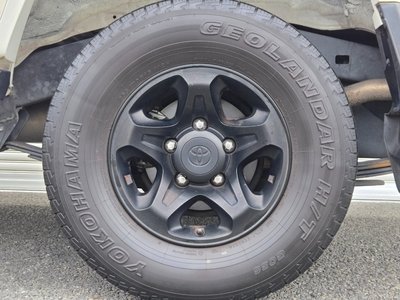 صورة مصغرة 22 لـ 2015 Toyota LAND CRUISER 70