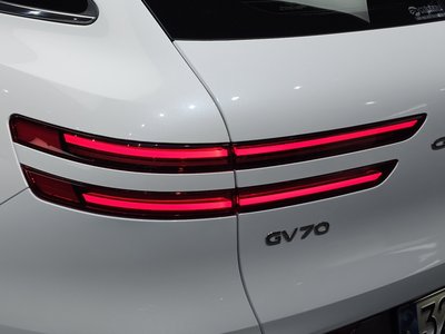 2025 Genesis GV70 — фото 10