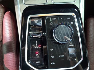 BMW 7 SERIES - 8