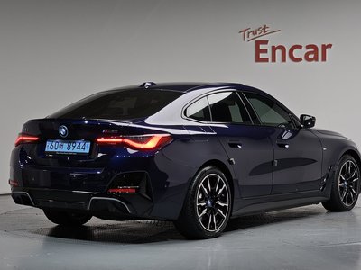 2022 BMW I4 photo 3