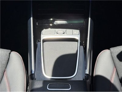 MERCEDES-BENZ GLA - 9