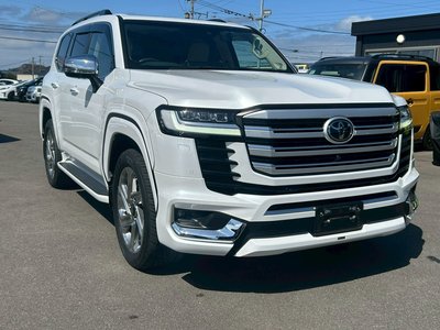 TOYOTA LAND CRUISER 300 - 8