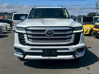 TOYOTA LAND CRUISER 300 - 9