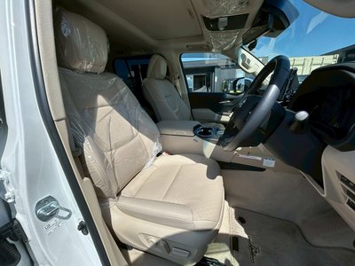 TOYOTA LAND CRUISER 300 - 10