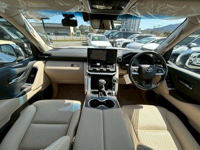 TOYOTA LAND CRUISER 300 - 2