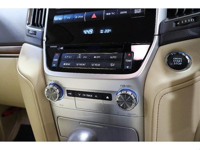 2016 Toyota LAND CRUISER 200 — миниатюра 14