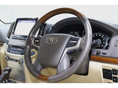 صورة 3 لـ 2016 Toyota LAND CRUISER 200