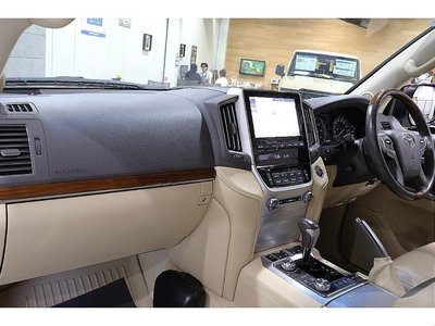 صورة 4 لـ 2016 Toyota LAND CRUISER 200