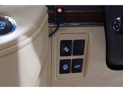 2016 Toyota LAND CRUISER 200 — миниатюра 11
