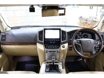صورة 2 لـ 2016 Toyota LAND CRUISER 200