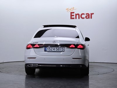 MERCEDES-BENZ E-CLASS - 4