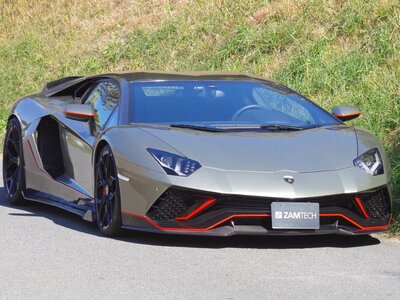 LAMBORGHINI AVENTADOR