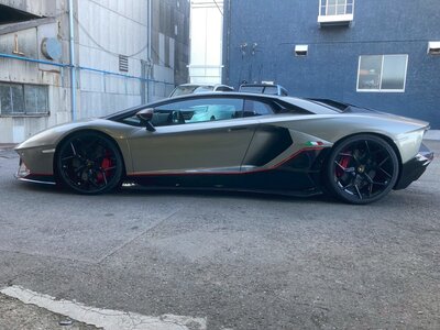 LAMBORGHINI AVENTADOR - 6