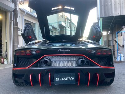 LAMBORGHINI AVENTADOR - 10