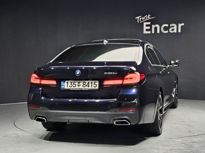 BMW 5 SERIES - 4