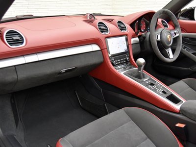 PORSCHE 718 SPYDER - 10