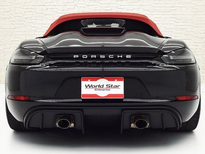 PORSCHE 718 SPYDER - 4