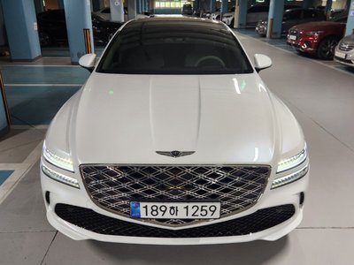 GENESIS G80 (RG3) - 1